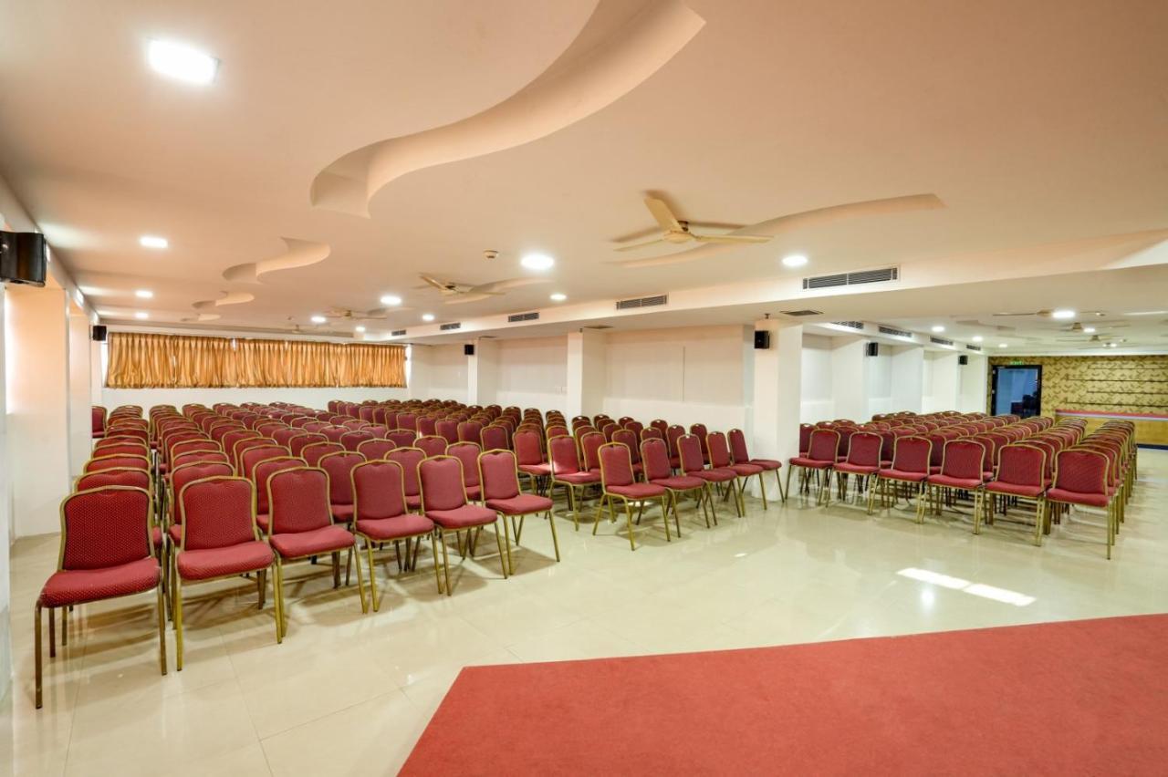 Empire Residency Hotel Tiruvalla Ngoại thất bức ảnh
