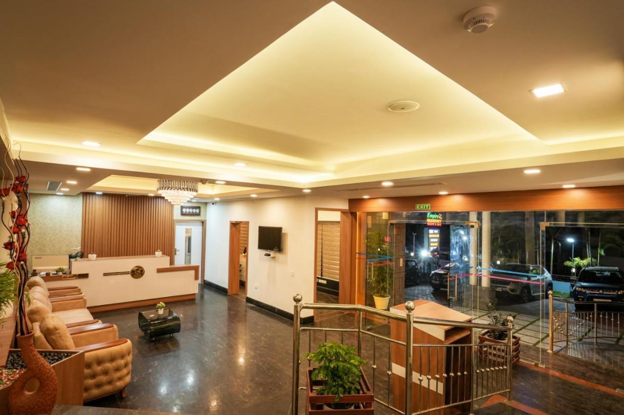 Empire Residency Hotel Tiruvalla Ngoại thất bức ảnh