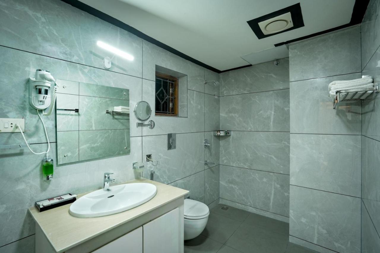 Empire Residency Hotel Tiruvalla Ngoại thất bức ảnh