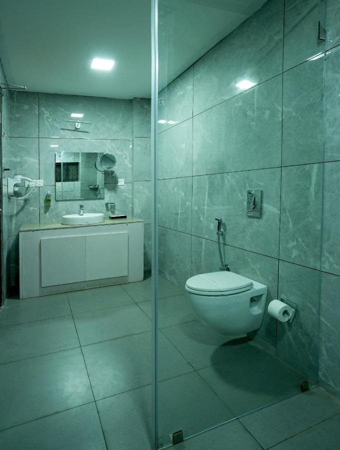 Empire Residency Hotel Tiruvalla Ngoại thất bức ảnh