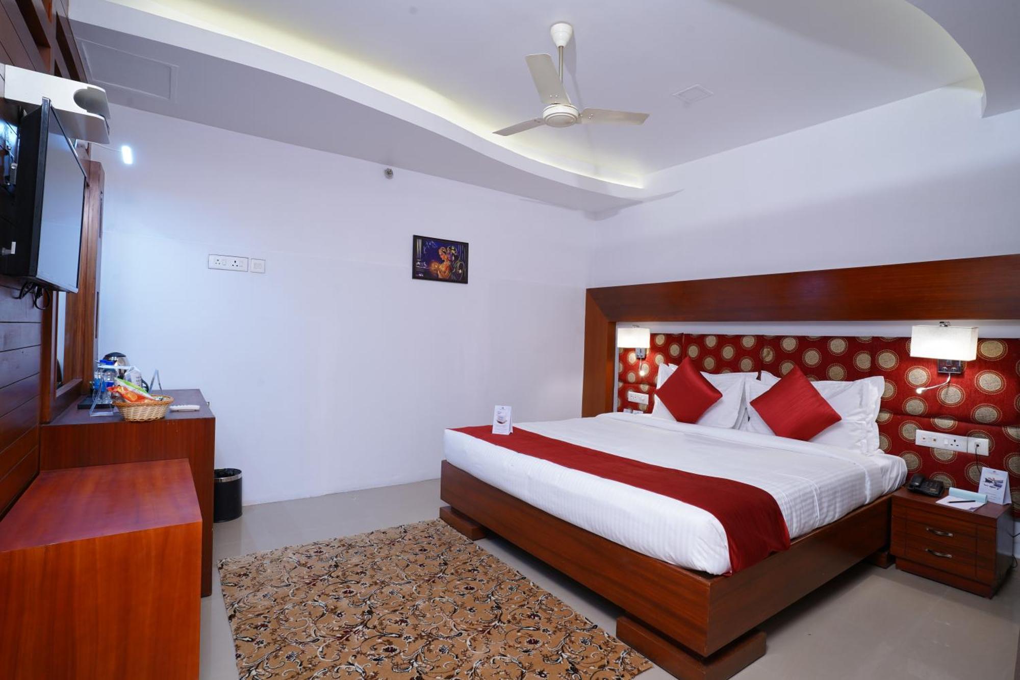 Empire Residency Hotel Tiruvalla Ngoại thất bức ảnh